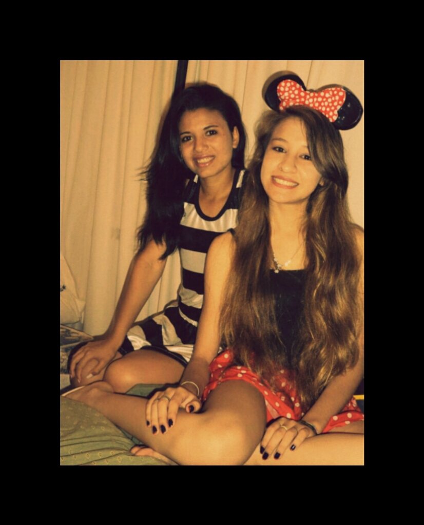 Soy hielo, y fuego. Leve brisa y huracán. Una sonrisa y mil lágrimas. Soy eterno invierno.  Ya no hay sorpresas ღ