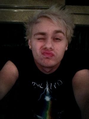 Free follow from @CliffordCanopy but a follow back would be totes cool