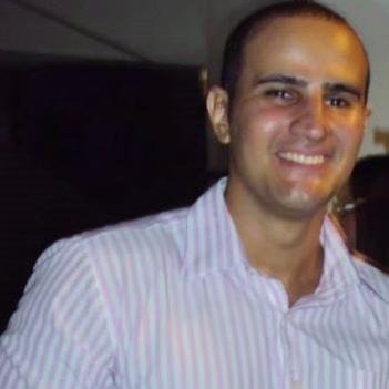 Estudante de Análise e Desenvolvimento de Sistemas, técnico em eletrônica formado pelo Senai, em busca de boas oportunidades na vida.