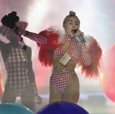Cuenta de apoyo a la persona que cada día nos roba una sonrisa - DESTINY HOPE CYRUS