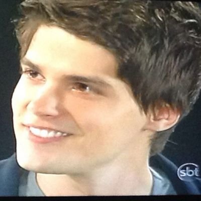 Atualmente no ar como Beto, de
Chiquititas, no SBT. Ator/Apresentador.
Contato:comercial@satorahal.com.br