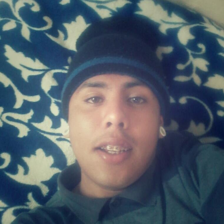 Eu sou apenas alguém ou até mesmo ninguém. Talvez alguém invisível..