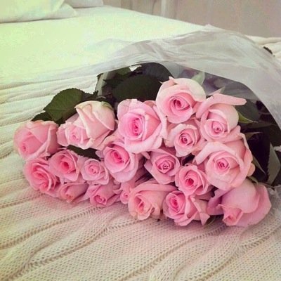 لآ تحتقر آحد مهمآ كآن فقد يضعك آلزمن مكآنه بكل بسآطه