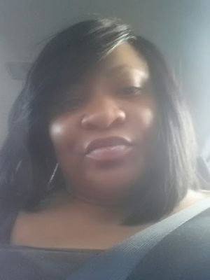 peaxhes's profile picture. 