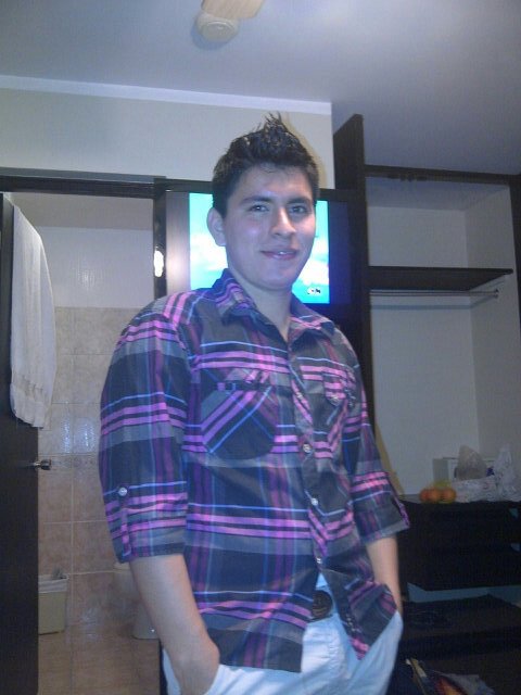 me considero una persona simpática agradable y muy amiguera k sabe comprender a la gente y creo yo k soy de bn corazon y el resto me conoceran poco a poco