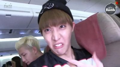 เป็น A.R.M.Y ชอบ'รัก J-HOPE  บังทันโซนยอนดัน 방탄소년단 (BTS) รักมากมายกายกองที่สุดในสามสิบโลก เป็น ARMY เหมือนกันต้องฟอลคะ ติ่งกระแสอย่าฟอล !