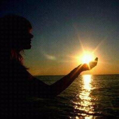 أثقَ بكَ ربيْ ! آثقَ بأن كلَ مآ ( أتمنآهَ ) سيكونَ برحمتكْ ليَ . . وأن كلَ مآ آدعوَ به ستحققهَ لي يومـآَ ما..