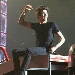 mi ViDa @onedirection enomorada solo 5 chicos sexis y latigables que son @Real_Liam_Payne @NiallOfficial @Harry_Styles @Louis_Tomlinson @zaynmalik  XD