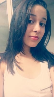 Uma garota comum, com sonhos e desejos de uma tipica adolescente. (: . Quer uma menina perfeita?! Compra uma Barbie! :)