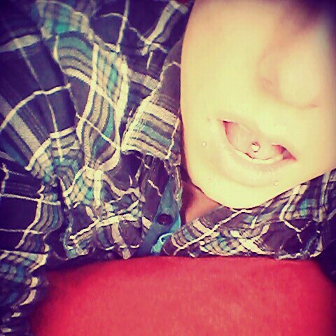 · Buena onda, amable, divertido, exagerado, amigable, confiable, siempre con una sonrisa a pesar de lo que pase ;) · En la mejor relación que eh tenido ·