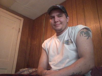 work hard play hard 
I live in malvern arkansas fixen to get a degree in welding and just livin my life one day at a time