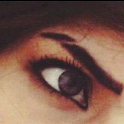 لجل ﻋينہ صرت اود ﺂللي يوده واتلطف مع قريبہ لأجل ﻋينہ .. ♡