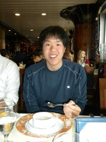 vhuang10's profile picture. 