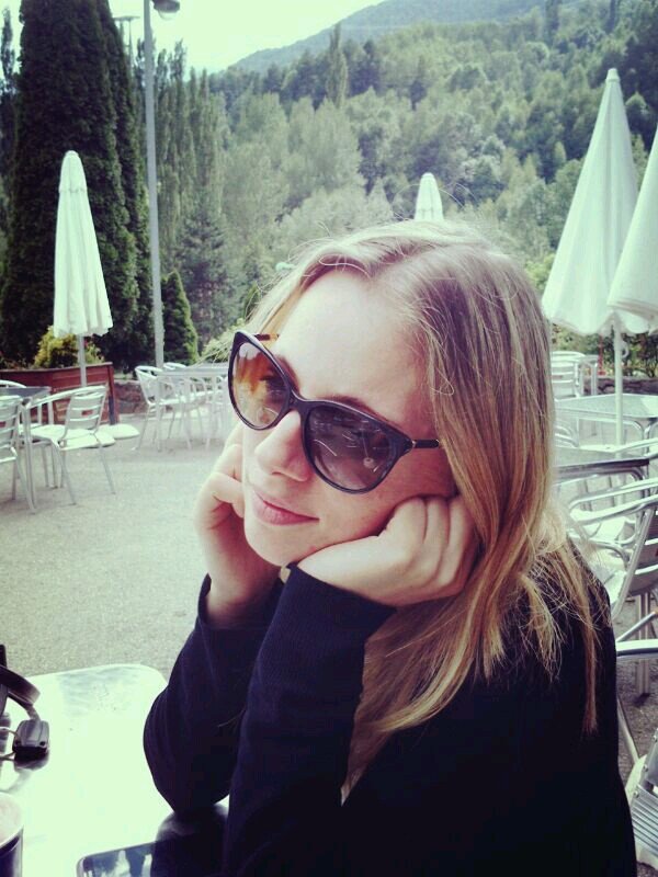 laraprc's profile picture. 