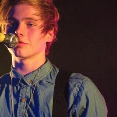 whentheskyis's profile picture. @elIiesgoulding