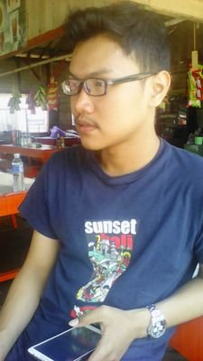 triimaulana's profile picture. Menjadi diri sendiri itu lebih indah dari pada menjadi orang lain :) | Fakultas Ekonomi UNLAM BJM IESP '12