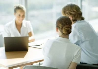 Profibewerbung24.de erstellt professionell und unkompliziert die passende Bewerbung für Ihren Wunschberuf. Und noch Vieles mehr.