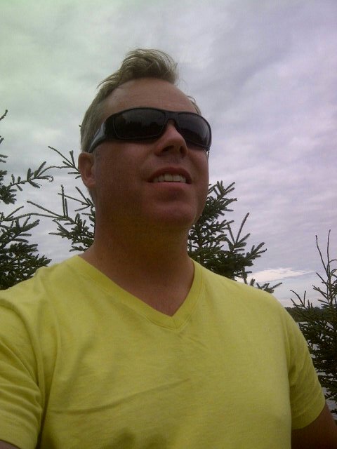 Trent (OC'90), Queen's alum; father, educator, good neighbour
'Life is good.' - AP