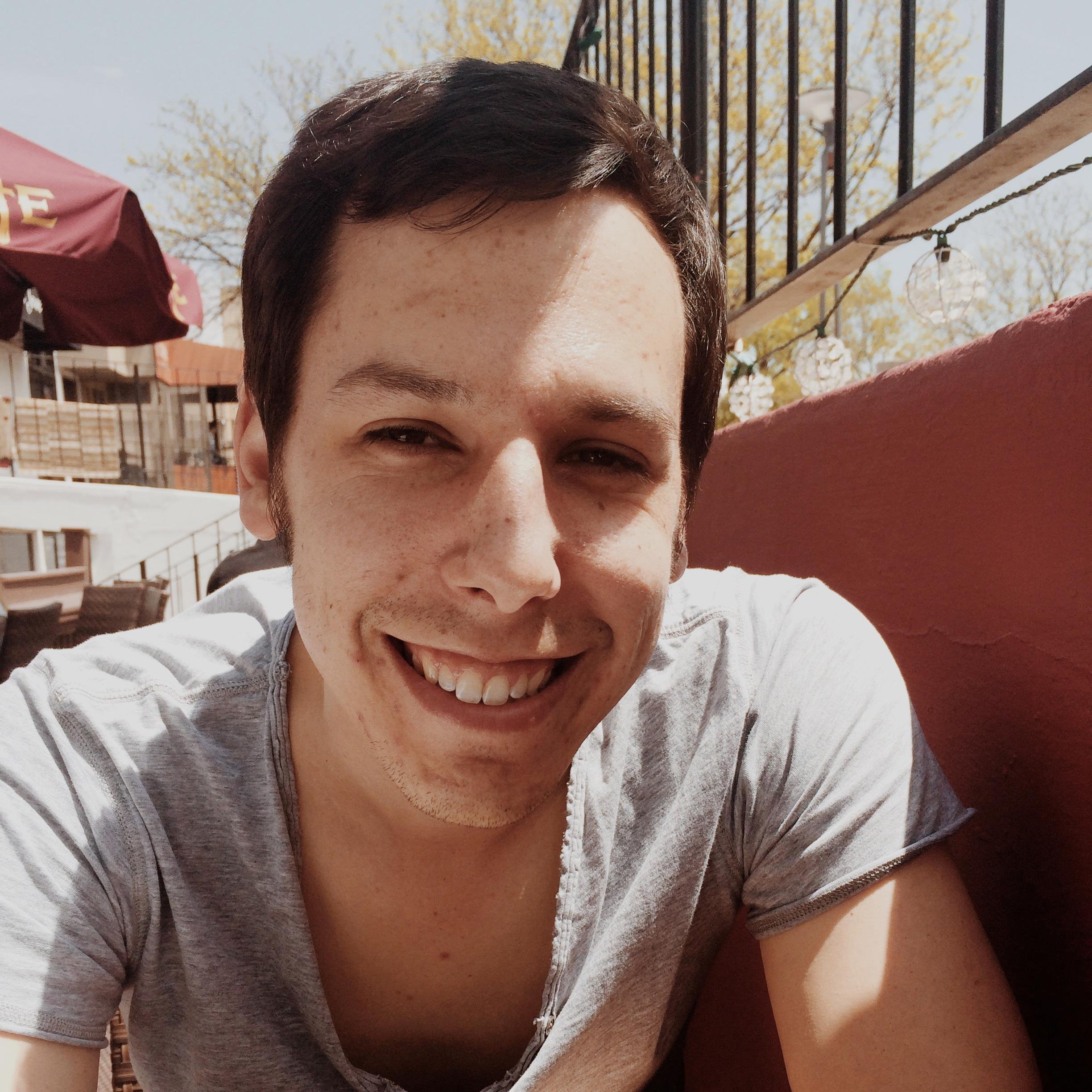 PhD candidate @MaxwellSU, MSc @LSEEI; Euro politics & political economy of neoliberalism; chef and sous-chef for @lauradedmon; now also @ dedmon on bsky