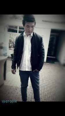 follow you dreams,they wil make the choice for you!