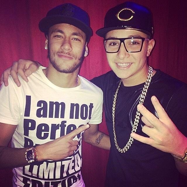 @njr92 se algum dia a sua estrela,parar de brilhar nao se esqueça,vc sempre vai brilhar no meu ceu http://t.co/gop8bepf@neyjunior_92  love*