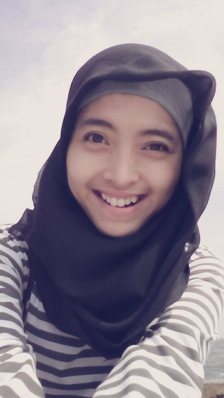 Temukan dan buatlah kebahagiaan ☺ • Keep smiling and fighting (◦'⌣'◦)
