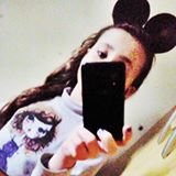 Amo pessoas do meu estilo ,amo  andar de long e esqueite e passar o tempo na pracinha