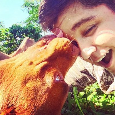 Si yo fuera otro ser, si no fuera quien soy, si no fuera diseñador, publicista y fotógrafo encantador, dime entonces ¿quién seria?.