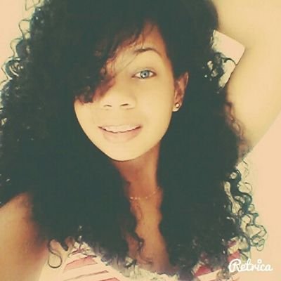 “Não mude por causa de ninguém, quem te ama te aceita, não te julga.”
