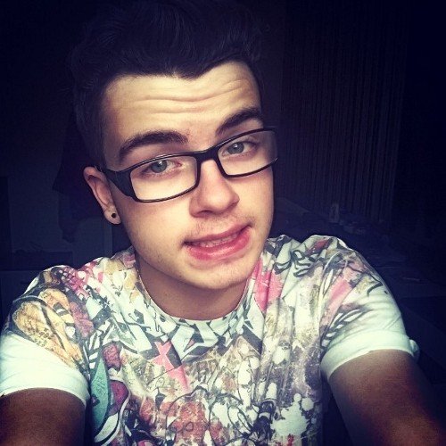 Instagram ~ Caltenn_