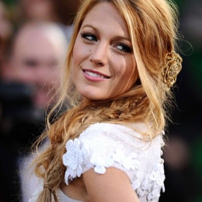 MiissSerenaVDW's profile picture. “Lipstick lasts longer, but gloss is more fun.”