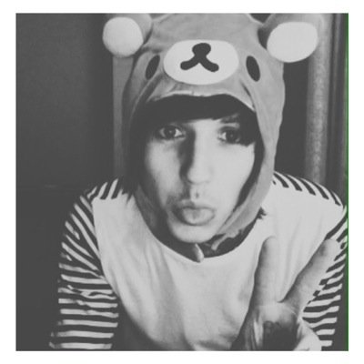 follow @sykesft5sos please ilysm :-)