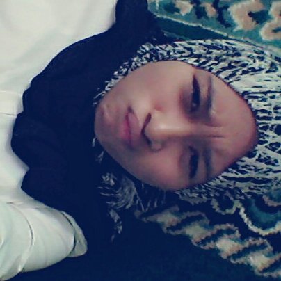 a mom of Raesakha Zayyan A , a wife of Alfin F .