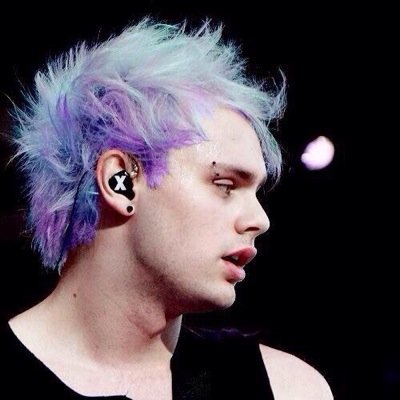 free follow from @mashtonidiot :-)