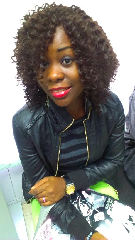 simple girl wif a large heart 2 accommodate evn u