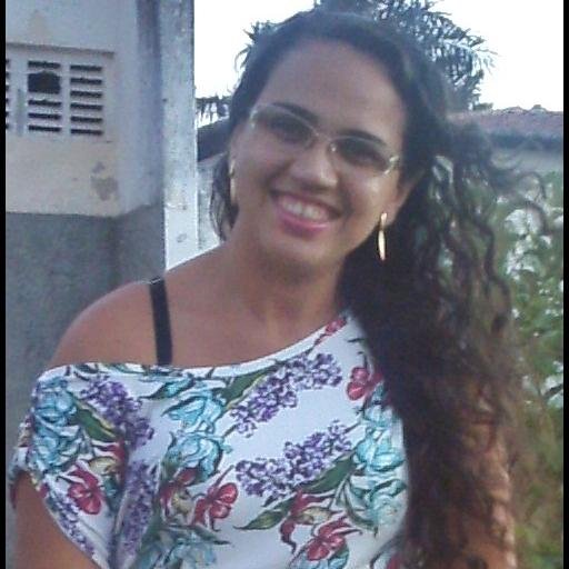 Estudante de Filosofia e Pedagogia. Diante de todas as coisas, sejam elas, boas ou ruins, o importante é sempre sorrir...