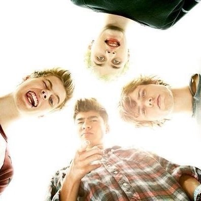 Go follow @Fknhemmo_ because she gave you this free follow. Ask for a dm to luke ❤️