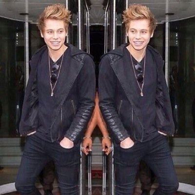 Go follow @fknhemmo_ because she gave you this free follow ❤️ ask for a dm to luke