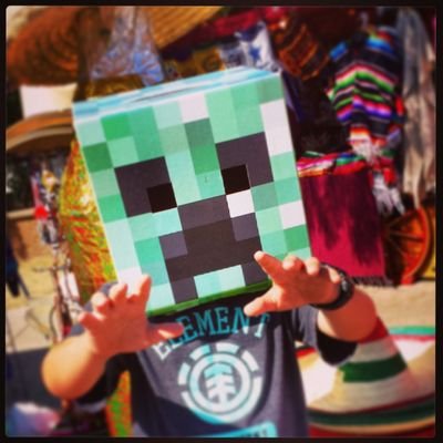 Hey Tweetur Im Kenny and im a PC minecraft and lets play if i get the proper tech and im on the PSN Network also XBOX one only and im 13 and im not a sqeakur.