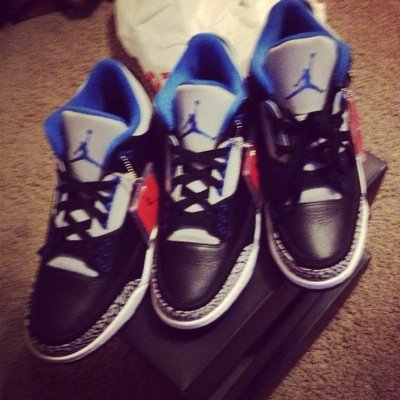 Sellig stuff on ebay. Mostly jordans.