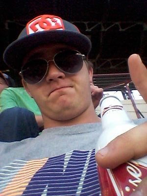 aaronjohnson399's profile picture. im perfect