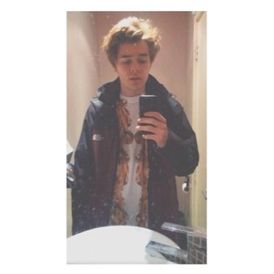 hey it would help us out alot if you could maybe rt/comment on this !! https://t.co/BIdlPdXvk4 tysm (: