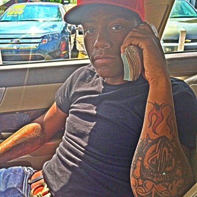 I got all these bands fallin out my pants These niggas dont want no smoke they dont want no cancer