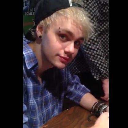 Jammin5sos's profile picture. Rt this pwetty pweash love you mwah https://t.co/v6e4BE1Op0