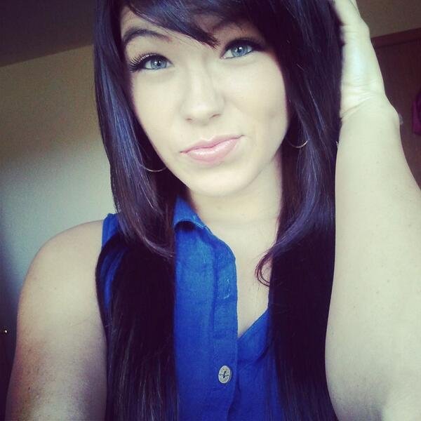 Meganrich_'s profile picture. Am I really supposed to describe myself?