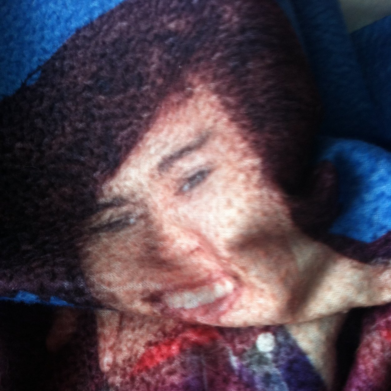 Since i followed you, can you follow @harrysloub Please?