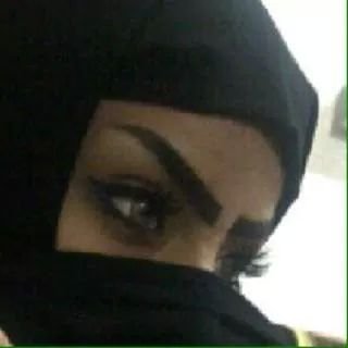 وَ ما آنا آلا فتاہَﮪ فاَتحٍتَ اللَونَ  جمِيلََة المّلآمح آحمِل بِ صَدري حَنآن آمي وكبريآء آبي وآهتمُ بمنْ يهتم بي دآئما ♥♡