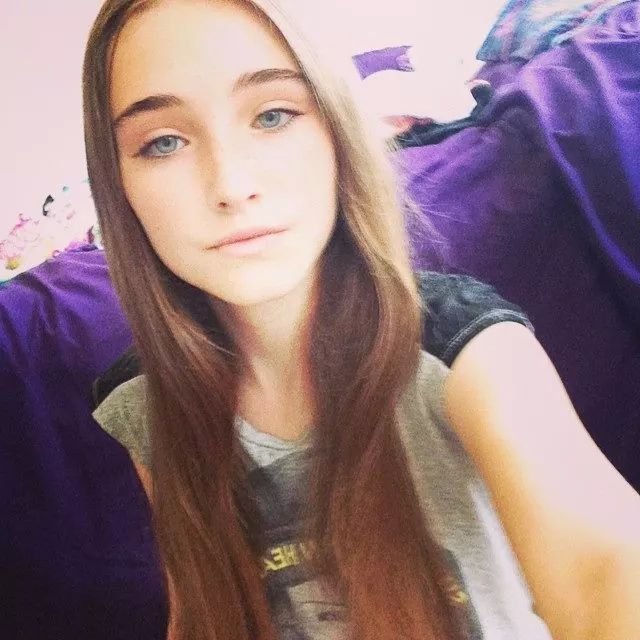 hey follow me in twitter and instagram @megietay and i follow back #Megan_Taylor_Sky