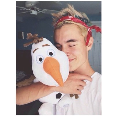 Free follow! Now please go follow @martii2030 not here!