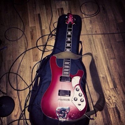 DropBetweenDime's profile picture. 